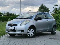 Srebrny (metalik) Używany 2008 Toyota Yaris Hatchback | 9900 zł (Uczciwa cena)