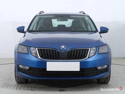 Niebieski Używany 2019 Skoda Octavia Kombi | 61 999 zł (Uczciwa cena)