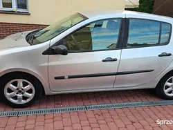 Srebrny Używany 2005 Renault Clio II Hatchback | 12 500 zł