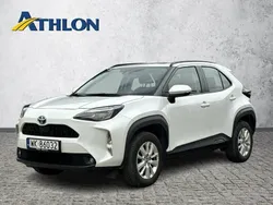 Biały Używany 2022 Toyota Yaris Hybrid Hatchback | 69 600 zł (Uczciwa cena)