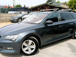 Niebieski jasny (metalik) Używany 2017 Skoda Superb Kombi | 48 900 zł (Dobra cena)