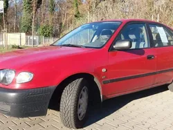Czerwony Używany 2000 Toyota Corolla Sedan/Limuzyna | 4950 zł