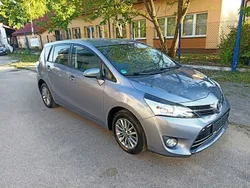 Szary Używany 2013 Toyota Verso Minivan | 46 500 zł (Uczciwa cena)