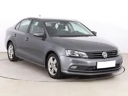 Szary Używany 2016 VW Jetta Sedan/Limuzyna | 32 999 zł