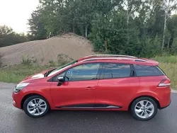 Czerwony Używany 2018 Renault Clio GrandTour LIMITED Kombi | 31 900 zł (Dobra cena)