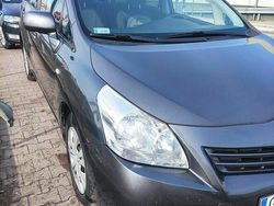Szary Używany 2009 Toyota Verso Minivan | 15 900 zł (Uczciwa cena)