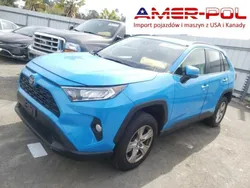 Niebieski Używany 2019 Toyota RAV4 XLE SUV | 75 000 zł