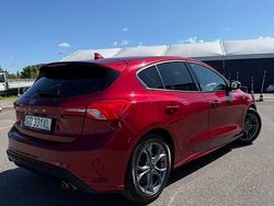 Bordowy Używany 2020 Ford Focus ST Hatchback | 61 500 zł (Dość drogi)