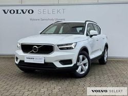 Biały Używany 2021 Volvo XC40 Momentum SUV | 93 900 zł (Uczciwa cena)