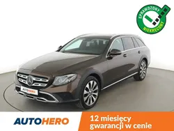 Brązowy Używany 2018 Mercedes E220 Kombi | 125 900 zł (Uczciwa cena)