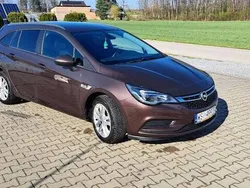 Brązowy Używany 2016 Opel Astra Kombi | 38 000 zł (Dość drogi)