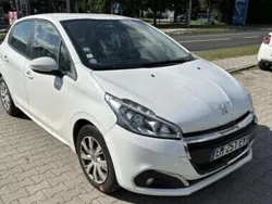 Biały Używany 2017 Peugeot 208 Style Hatchback | 22 900 zł (Dobra cena)