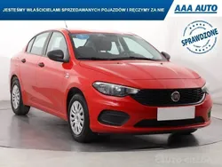 Czerwony Używany 2020 Fiat Tipo | 40 999 zł (Uczciwa cena)