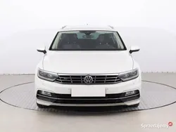 Biały Używany 2018 VW Passat Kombi | 57 999 zł (Dobra cena)