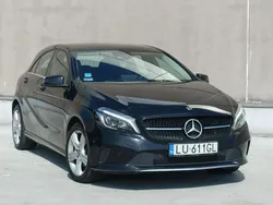 Czarny (metalik) Używany 2017 Mercedes A180 Hatchback | 67 500 zł (Uczciwa cena)
