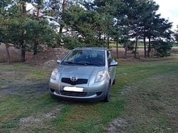 Srebrny Używany 2007 Toyota Yaris Hatchback | 13 400 zł (Uczciwa cena)
