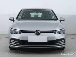 Srebrny Używany 2021 VW Golf VIII Hatchback | 67 999 zł (Uczciwa cena)