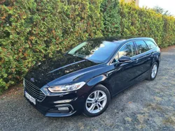 Czarny Używany 2020 Ford Mondeo Kombi | 46 000 zł