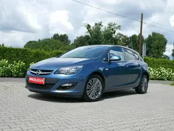 Czerwony Używany 2014 Opel Astra Edition Hatchback | 28 900 zł (Uczciwa cena)