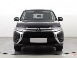 Czarny Używany 2016 Mitsubishi Outlander SUV | 65 999 zł (Dość drogi)