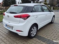 Biały Używany 2015 Hyundai i20 Hatchback | 29 900 zł (Uczciwa cena)