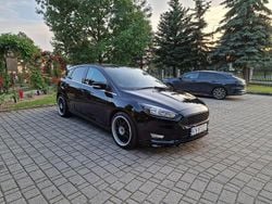 Czarny (metalik) Używany 2018 Ford Focus ST-Line Hatchback | 53 999 zł (Uczciwa cena)