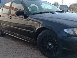 Czarny Używany 2002 BMW 320 Sedan/Limuzyna | 8800 zł (Dość drogi)