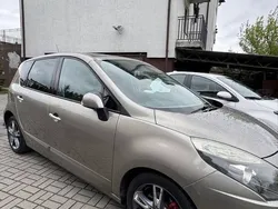 Beżowy Używany 2010 Renault Scénic III Minivan | 21 900 zł