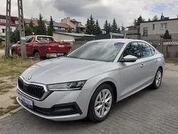 Srebrny Używany 2020 Skoda Octavia Ambition Hatchback | 72 800 zł (Uczciwa cena)