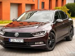 Czerwony Używany 2017 VW Passat Highline Sedan/Limuzyna | 91 999 zł
