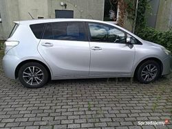 Srebrny Używany 2013 Toyota Verso Minivan | 28 800 zł (Uczciwa cena)