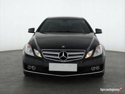 Czarny Używany 2010 Mercedes E200 Coupe | 37 999 zł (Super Cena)