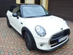 Żółty Używany 2017 Mini Cooper Hatchback | 44 000 zł