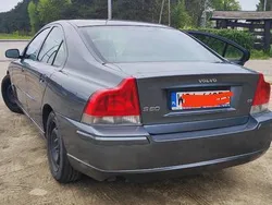 Grafitowy Używany 2004 Volvo S60 Sedan/Limuzyna | 9900 zł (Uczciwa cena)