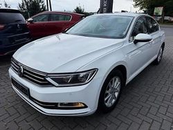 Biały Używany 2016 VW Passat Sedan/Limuzyna | 49 900 zł (Dość drogi)