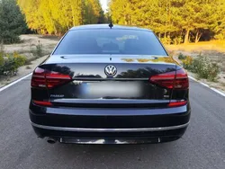 Czarny Używany 2017 VW Passat R-line Sedan/Limuzyna | 55 900 zł