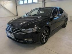 Czarny (metalik) Używany 2022 VW Passat Sedan/Limuzyna | 89 900 zł (Dość drogi)