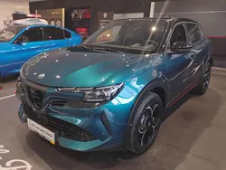Lakier specjalny czerwony brera Nowe 2025 Alfa Romeo Junior Edizione Speciale SUV | 136 724 zł