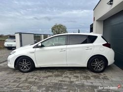 Biały Używany 2014 Toyota Auris Hybrid Hatchback | 29 900 zł (Uczciwa cena)