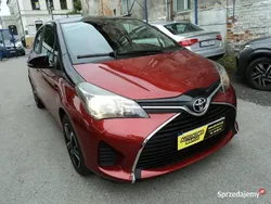 Bordowy Używany 2015 Toyota Yaris Hatchback | 29 900 zł (Uczciwa cena)