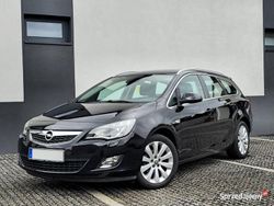 Czarny Używany 2011 Opel Astra Cosmo Kombi | 23 500 zł (Uczciwa cena)