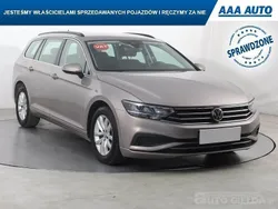 Beżowy Używany 2019 VW Passat | 67 999 zł (Uczciwa cena)