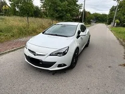 Biały Używany 2014 Opel Astra GTC Coupe | 30 900 zł