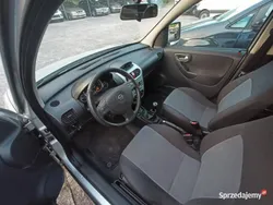 Srebrny Używany 2011 Opel Combo Minivan | 14 900 zł