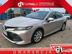 Srebrny Używany 2020 Toyota Camry Sedan/Limuzyna | 65 444 zł (Dobra cena)