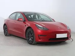 Czerwony Używany 2022 Tesla Model 3 Sedan/Limuzyna | 139 999 zł