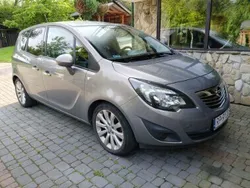 Beżowy Używany 2011 Opel Meriva Minivan | 20 900 zł (Uczciwa cena)