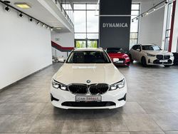 Biały Używany 2021 BMW 318 Advantage Kombi | 104 900 zł (Dobra cena)