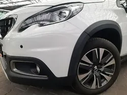 Biały Używany 2018 Peugeot 2008 SUV | 47 800 zł (Dość drogi)