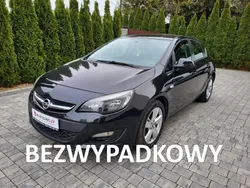 Biały (metalik) Używany 2013 Opel Astra Hatchback | 27 900 zł (Dobra cena)